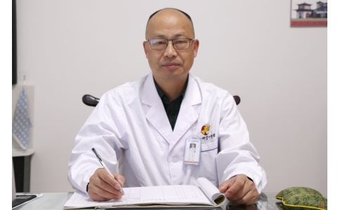 喜訊！熱烈祝賀馬志忠主任榮獲第二屆國(guó)醫(yī)大師劉志明（湘潭）中醫(yī)藥發(fā)展貢獻(xiàn)獎(jiǎng)，并入選全國(guó)基層名老中醫(yī)藥專家傳承工作室建設(shè)項(xiàng)目