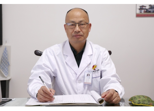 喜訊！熱烈祝賀馬志忠主任榮獲第二屆國(guó)醫(yī)大師劉志明（湘潭）中醫(yī)藥發(fā)展貢獻(xiàn)獎(jiǎng)，并入選全國(guó)基層名老中醫(yī)藥專(zhuān)家傳承工作室建設(shè)項(xiàng)目